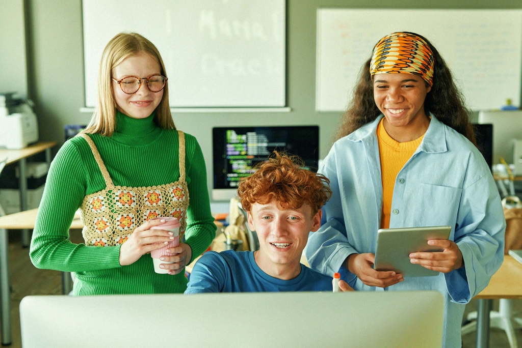 Gestão de Multigerações: Estratégias para Integrar Baby Boomers, Millennials e Geração Z