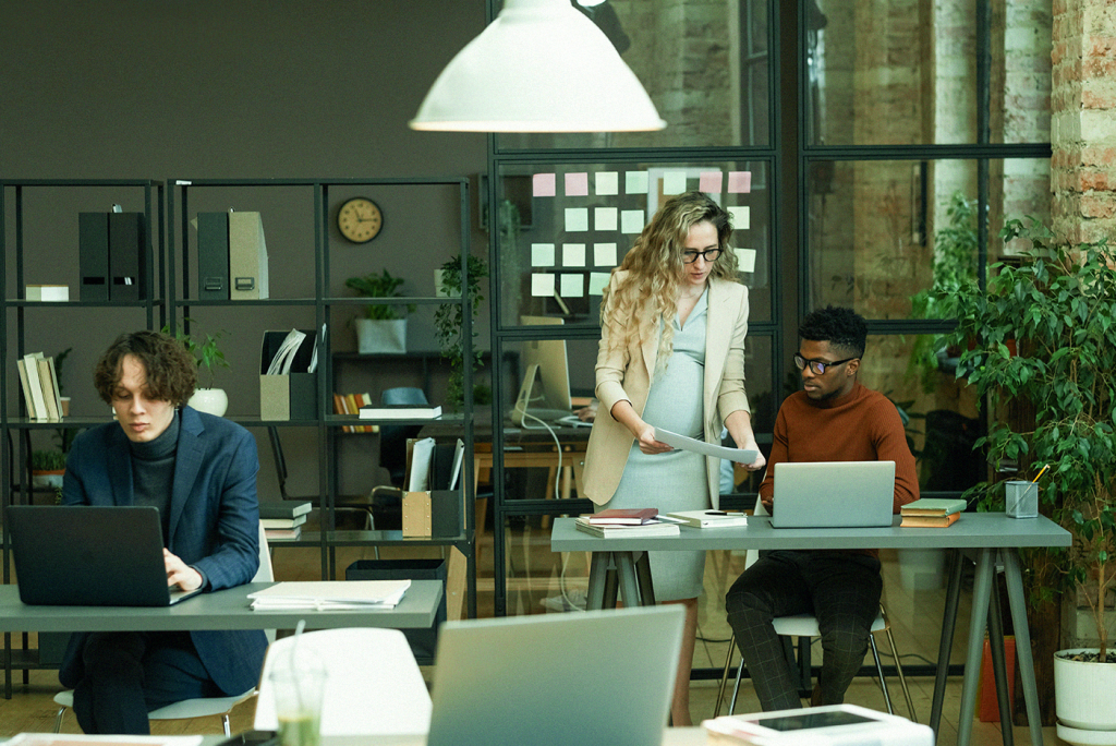 Quiet Cracking: Como Identificar e Combater o Desgaste Silencioso no Trabalho